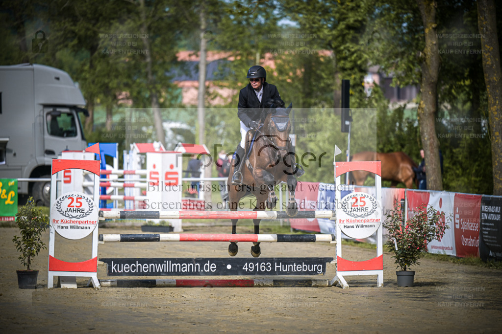 DOS_6006 | Entdecke hochwertige Reitturnierfotos von Foto Oger. Professionell, emotional und authentisch – jetzt Lieblingsmomente im Shop bestellen. - Realisiert mit Pictrs.com