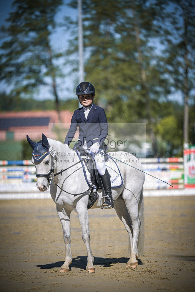 DOS_3898 | Entdecke hochwertige Reitturnierfotos von Foto Oger. Professionell, emotional und authentisch – jetzt Lieblingsmomente im Shop bestellen.Deutschlandweite Turnierfotografie. - Realisiert mit Pictrs.com