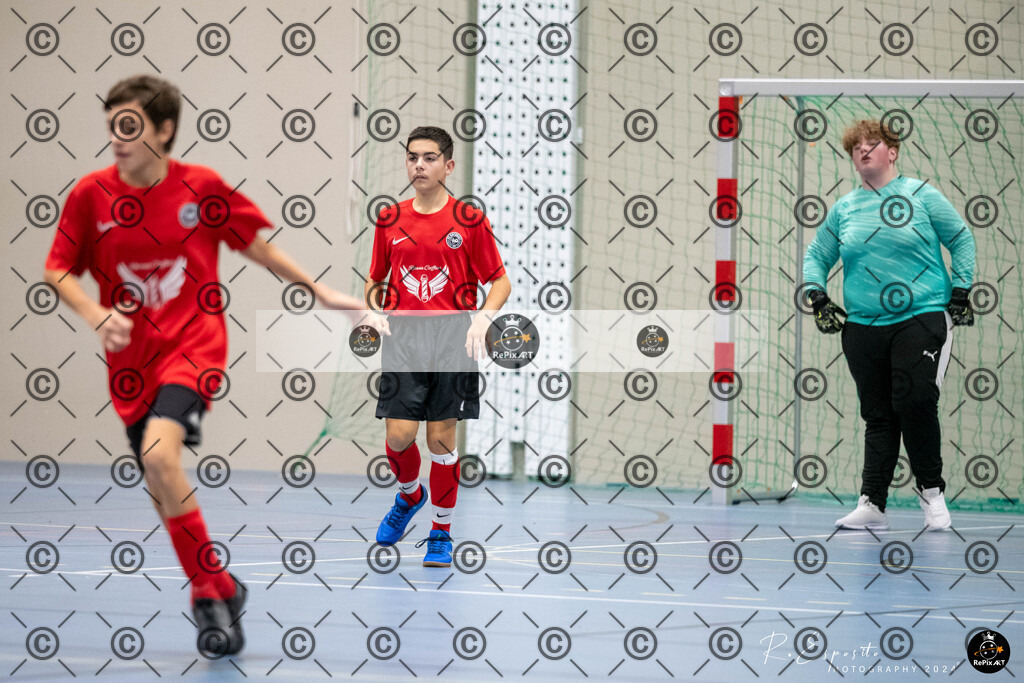 20241123_FCR-Hallenturnier-C_1_054 | Sport und Naturfotografie von Roberto Esposito zeigt echte Momente Bewegung und die Schönheit der Natur. Ausdrucksstarke Bilder schaffen Emotionen.