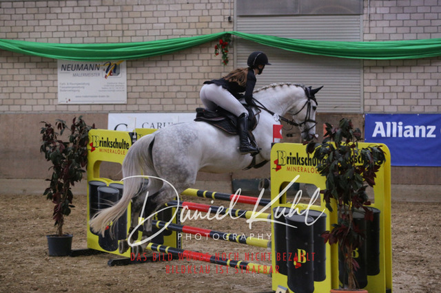 IMG_0604 | Turnierfotos kaufen im Webshop von Daniel Kuhl Photography – entdecke professionelle Reitsportfotos aus Turnieren & Events. Hochwertige Turnierbilder online bestellen & sichern. Jetzt Fotos von Reitsportturnieren kaufen!