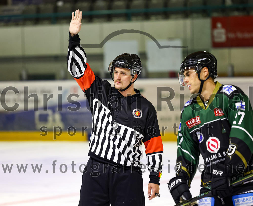 2022-09-23_094_TSV_Erding_gegen_EV_Fuessen | Erding, Deutschland, 23.09.2022:
Eishockey, Bayernliga 2022 / 2023, Testspiel, TSV Erding gegen EV Füssen, Endergebnis: 1:3

Mark Waldhausen (Erding Gladiators, #27)

Foto: Christian Riedel / fotografie-riedel.net