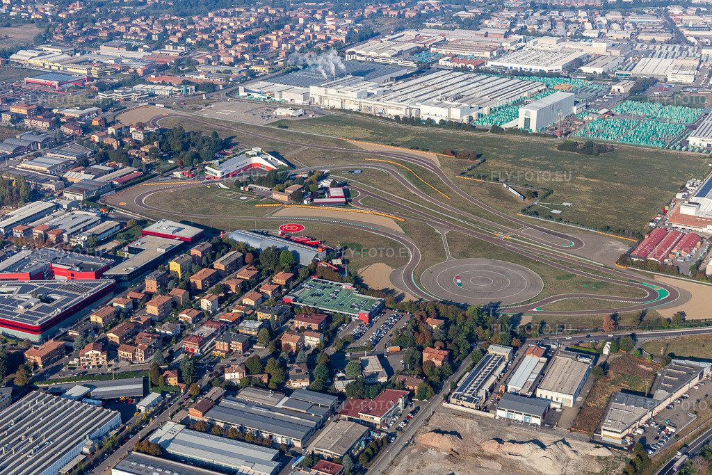 Vue aérienne: Ferrari SPA Piste de Fiorano Circuit de Fiorano à Fiorano Modenese dans le département Modena, Italie – .Photo: IMG_134931.jpg prise le 20/09/2022 par Werner Riehm/FLY-FOTO.eu – Résolution de l'original: 5472 x 3648 px – WWW.FERRARI.COM