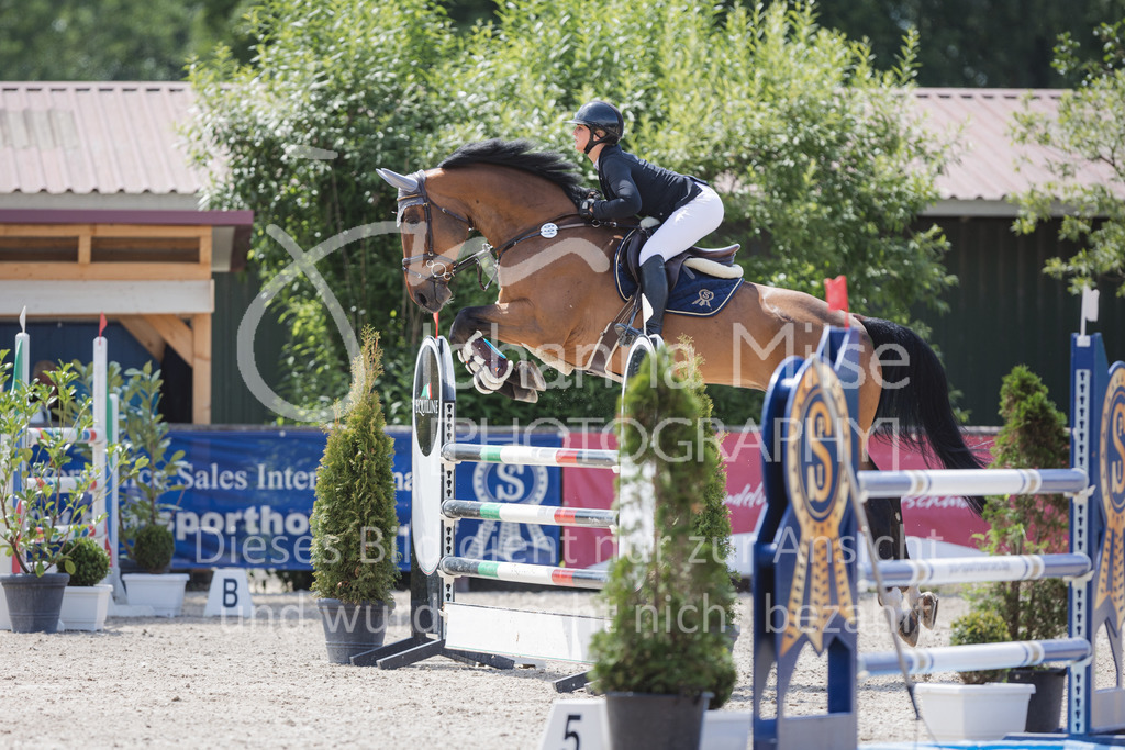 220614_Mühlen_SprPfM-680 | Late Entry Mühlen
Springprüfung Kl.M* 6-8j. Pferde gl. Einlaufprüfung für 6j. Pferde
14.06.2022