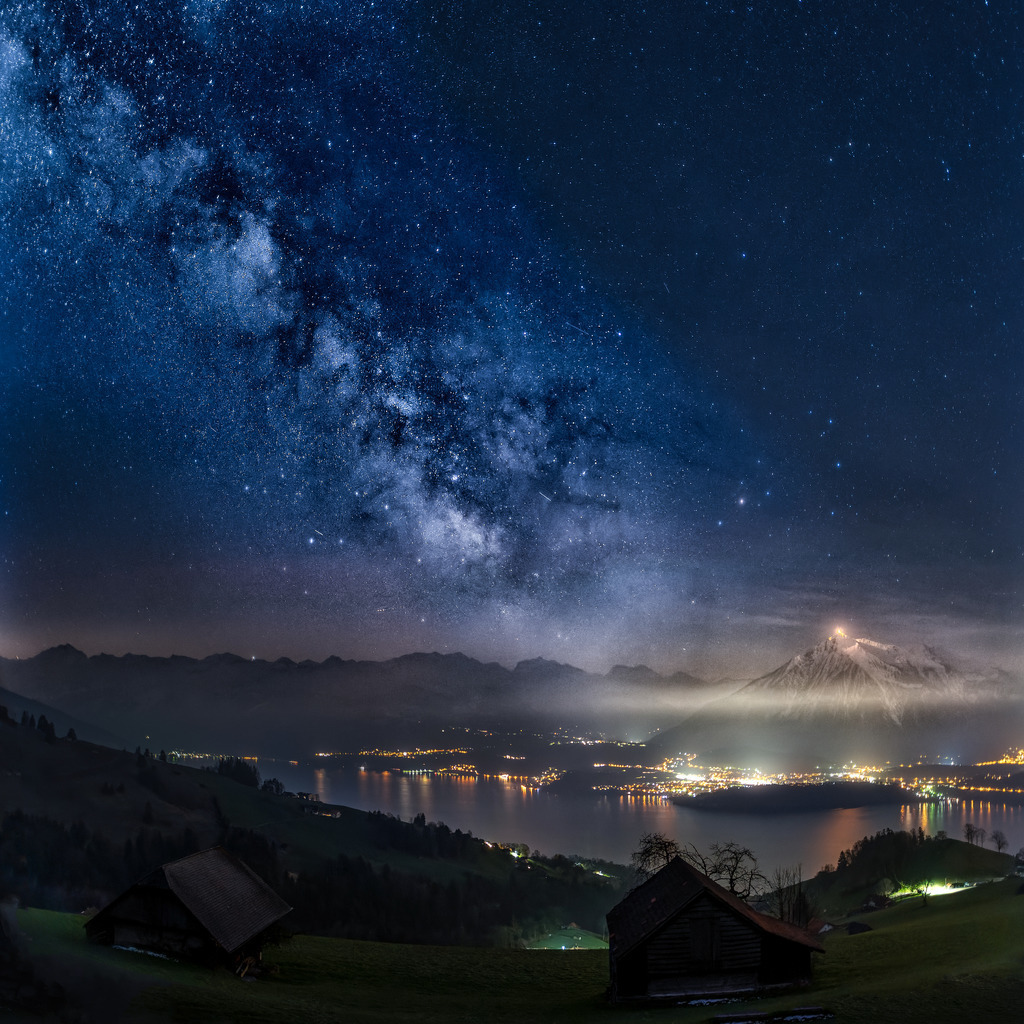 Miuchschtraass | Aussichtspunkt Niesenbänkli in Ringoldswil und 4 Uhr morgens. Es war kalt und ich habe 2-3 Stunden an der gleichen Stelle die Milchstrasse fotografiert, wunderte mich, dass die Sicht durch die Kamera immer trüber wurde, bis ich feststellte, dass sich Raureif auf der Linse gebildet hatte.
------------------------------------------------------------
Niesenbänkli view point in Ringoldswil at 4 a.m. It was cold and I photographed the Milky Way in the same place for about 2-3 hours. I was wondering that the sight through the camera was getting more and more cloudy until I noticed that hoar frost had formed on the lens.
------------------------------------------------------------
Dieser Druck ist in einer limitierten Auflage von 5 Exemplaren erhältlich. 
This print is available in a limited edition of 5 copies. 
http://art.hess.photography/110-miuchschtraass.html - Realisiert mit Pictrs.com