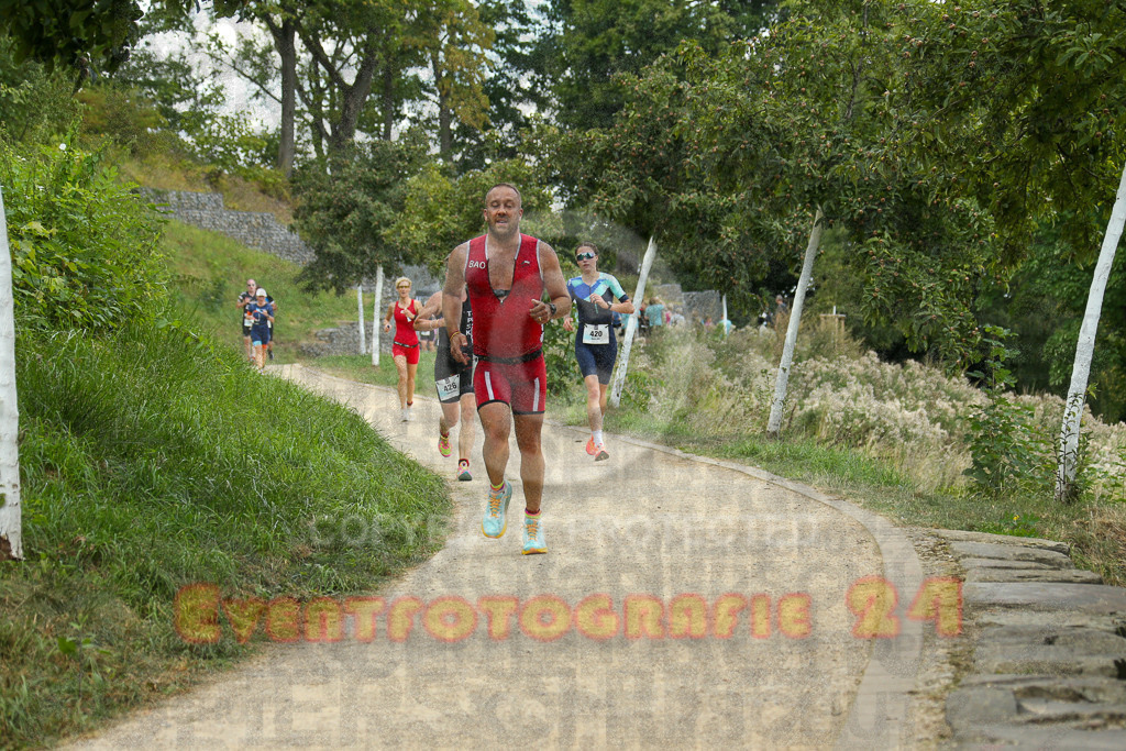 250824_1352_EX1_4029 | Sportfotografie im Rhein-Sieg Kreis, Köln, Bonn, NRW, Rheinland Pfalz, Hessen, etc. Unser Tätigkeitsfeld umfasst den Laufsport vom Volkslauf über den Marathon, Duathlon, Triathon bis zum Ultralauf wie Kölnpfad Ultra oder Schindertrail.