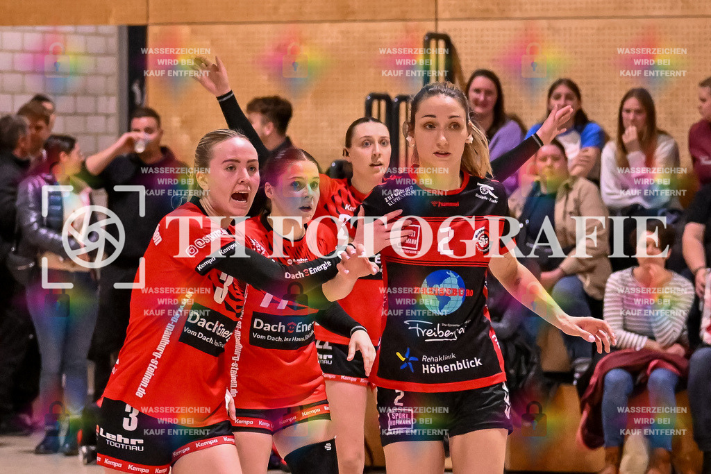 GER, SG Maulburg/Steinen - SG Muggensturm/Kuppenheim, Handball, Suedbadenliga, 17. Spieltag, Saison 2023/2024, 09.03.2024 | Leonie Kiefer (SG Maulburg/Steinen, #03), Claire Wagner (SG Muggensturm/Kuppenheim, #02)

GER, SG Maulburg/Steinen - SG Muggensturm/Kuppenheim, Handball, Suedbadenliga, 17. Spieltag, Saison 2023/2024, 09.03.2024

Foto: TH Fotografie/Thomas Hess