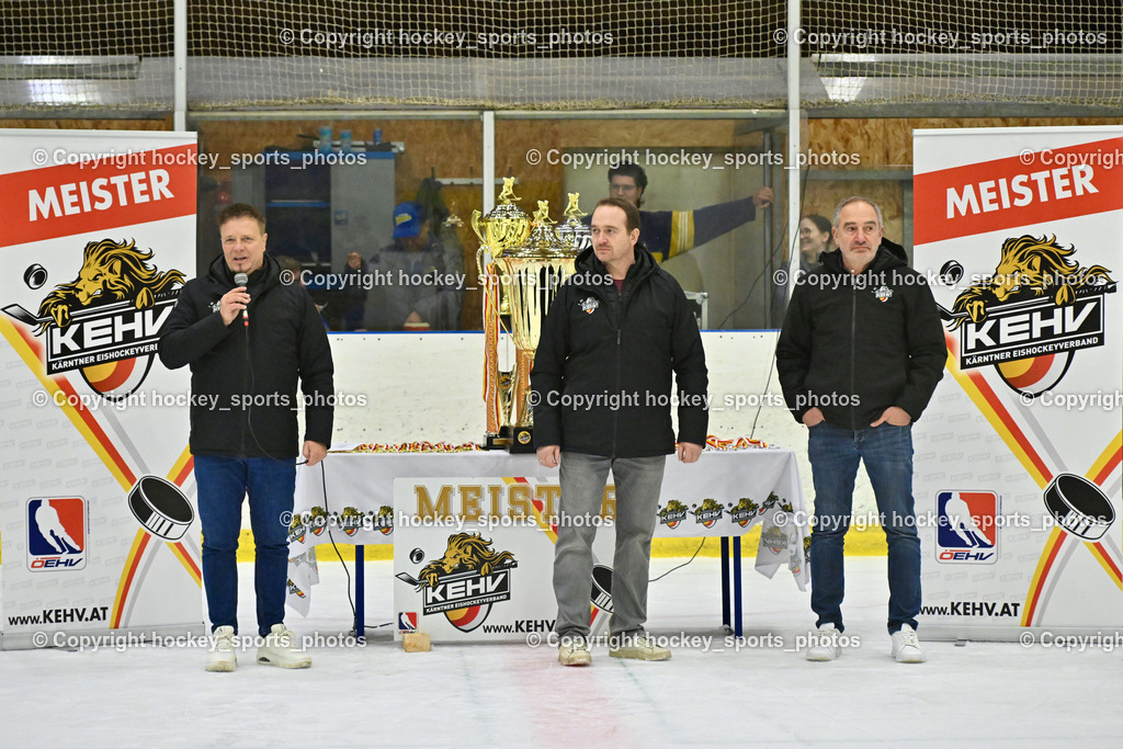 ESC Sparkasse Steindorf Meister 2025/26 | KEHV, Kärntner Eishockeyverband Präsident Michael Herzog Löschnig, KEHV SIEGFRIED BREIML, KEHV Michael Baumer, ESC Sparkasse Steindorf Meister 2025/26, ESC Sparkasse Steindorf Meister 2025/26 am 08.03.2026 in Althofen (Stadthalle Althofen), Austria, (Photo by Bernd Stefan)