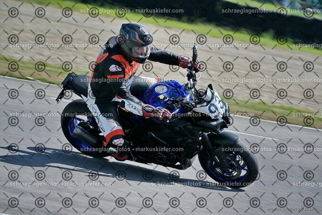 26BT02-1049 | markuskiefer.com - Realisiert mit Pictrs.com