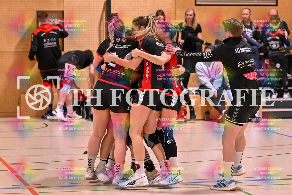 GER, SG Maulburg/Steinen - SG Muggensturm/Kuppenheim, Handball, Suedbadenliga, 17. Spieltag, Saison 2023/2024, 09.03.2024 | Jubel bei SGMK nach Spielende

GER, SG Maulburg/Steinen - SG Muggensturm/Kuppenheim, Handball, Suedbadenliga, 17. Spieltag, Saison 2023/2024, 09.03.2024

Foto: TH Fotografie/Thomas Hess