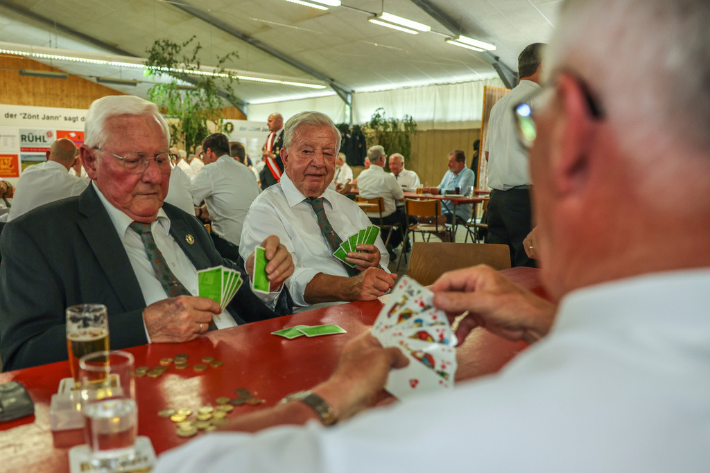 top-top.de 240629-048 | Foto, Video, Fotografie, Videografie, Fotobox, DJ, Discjockey, Musik, Musikbox, Veranstaltung, Photobooth, Amazon, Ebay, Buchtipp, Bestseller, Autor, Verlag, Buch, Wesel, Hamminkeln, NRW, Dinslaken, Rees, Drohne, Hochzeit, Party, Fotobox, Wesel, Fotograf