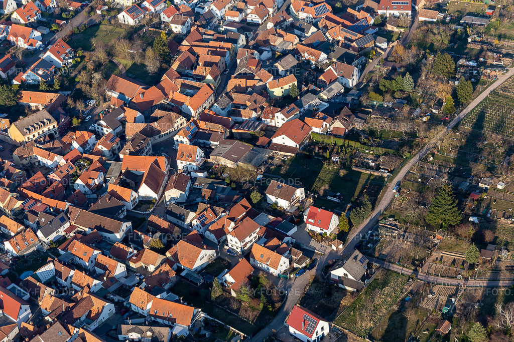 Luftbild: Engelgasse im Ortsteil Arzheim in Landau im Bundesland Rheinland-Pfalz in Deutschland. Foto: IMG_130760.jpg vom 09.03.2022 durch Werner Riehm/FLY-FOTO.de