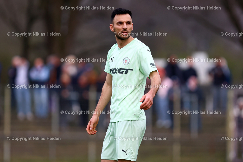NH_VfRNeumuenster_PSVNeumuenster_FlensOberliga_15042026 | #5 Geart Latifi (PSV Union Neumünster)Fußball I Herren I Flens Oberliga I Saison 2025-2026  I 19. Spieltag I VfR Neumünster - PSV Union Neumünster I 15.04.2026 I VfR Stadion HSP (Grümmi Arena)