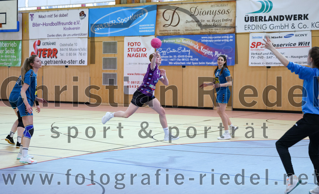 2023-03-11_040_SpVgg_Altenerding_gegen_SSG_Metten_Frauen | Erding, Deutschland, 11.03.2023:
Handball, Bezirksoberliga Frauen Altbayern 2022 / 2023, 13. Spieltag, SpVgg Altenerding gegen SSG Metten, Endergebnis: 32:26

Lena Steininger (SSG Metten, #10), Cornelia Klein (SSG Metten, #15), Tanja Kraus (SSG Metten, #12)

Foto: Christian Riedel / fotografie-riedel.net