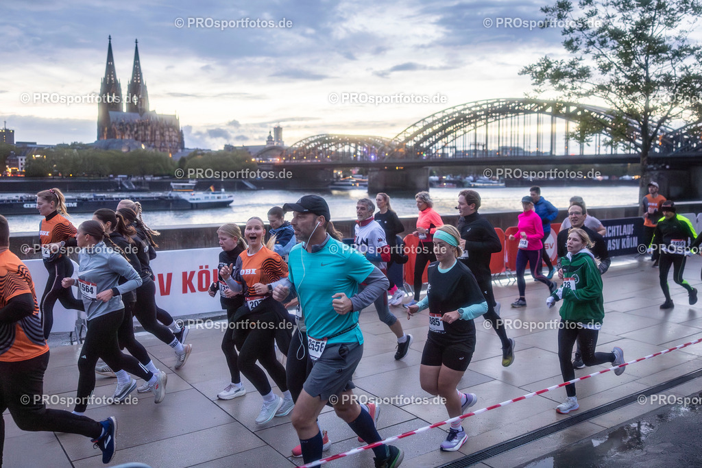 23. ASV Nachtlauf; Koeln, 13.05.26 | Impressionen vom 23. ASV Nachtlauf am 13.05.26 am Tanzbrunnen in Koeln. Foto: BEAUTIFUL SPORTS/Leah Kohring