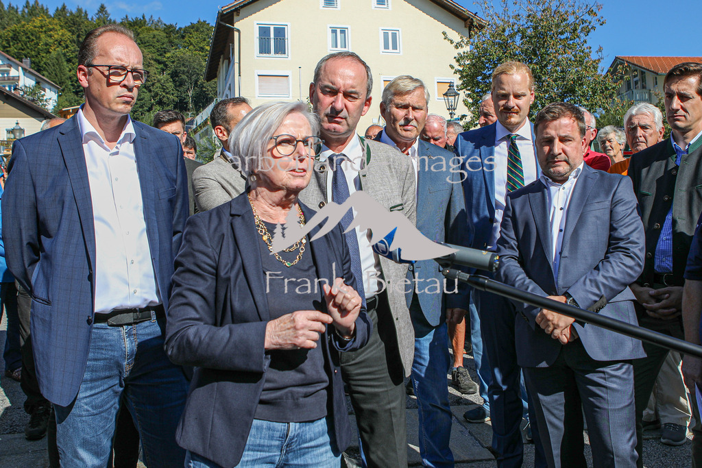 OE7A7634 | Landrätin Rita Röhrl, Minister Aiwanger, Bgm. Eppinger