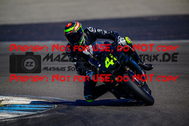 MaZZes_Fotomatrix_20250407_6007705_4295 | WEISS