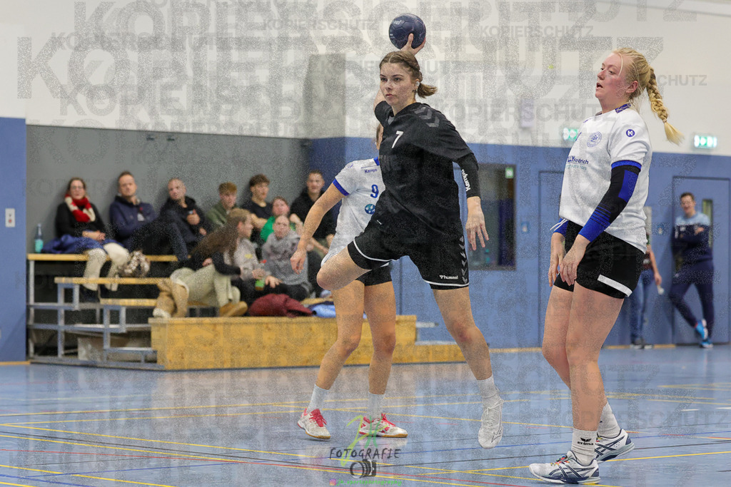 Frauen 2. Bezirksklasse, SG Rechtenbach - HSG Kleenheim/Langgöns III | Frauen 2. Bezirksklasse, SG Rechtenbach - HSG Kleenheim/Langgöns III am 16.11.2024 in Rechtenbach (Sporthalle Rechtenbach)Photo © 2024 - Jörg Heinrich - Realisiert mit Pictrs.com