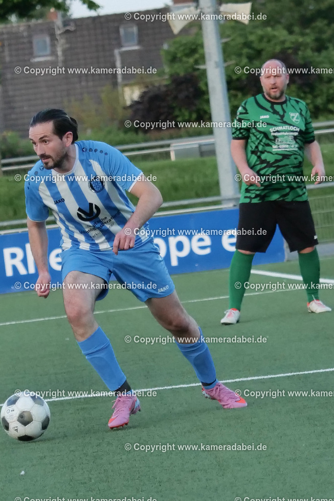 Fußball Kreispokal 25/26 Ü 32 : Spiel um Platz 3 : SV 08/29 Friedrichsfeld - SV Ringenberg AH  2 : 1 | Fußball Kreispokal 25/26 Ü 32 : Spiel um Platz 3 : SV 08/29 Friedrichsfeld - SV Ringenberg AH  2 : 1Spielort : Voerde Friedrichsfeld - Realisiert mit Pictrs.com