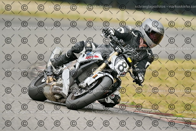25bt05-1020 | markuskiefer.com - Realisiert mit Pictrs.com