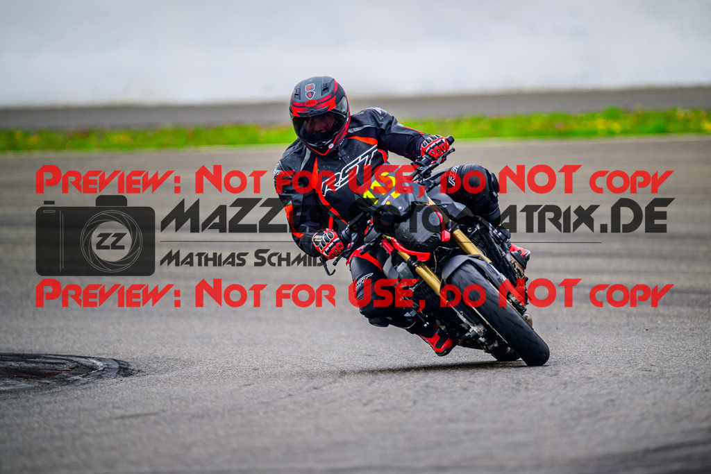 MaZZes_FotoMatrix_240717_6007705_3860 | GELB