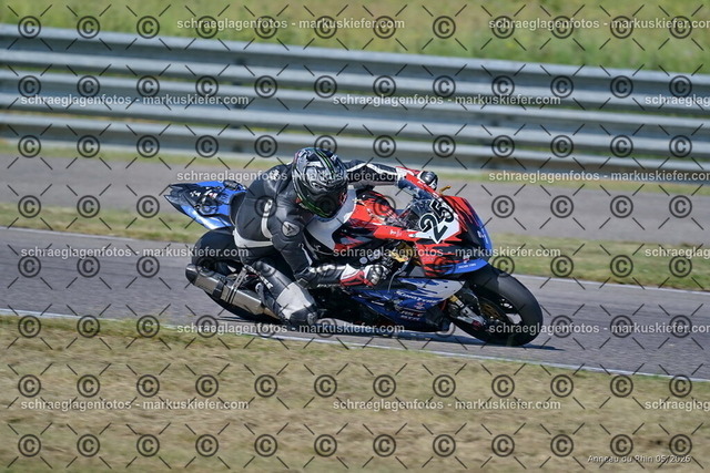 26BT02-0039 | markuskiefer.com - Realisiert mit Pictrs.com