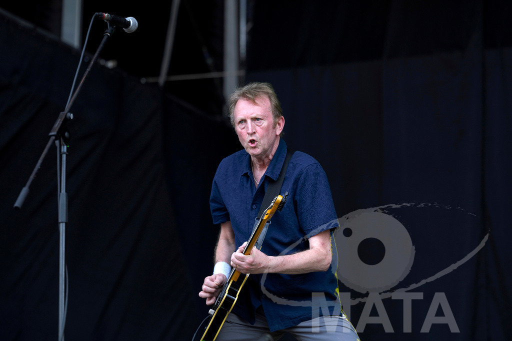 _DWA6691 | Schottisch Gitarrist Bruce Watson von der Band Big Country bei ihrem Auftritt im Rahmen des Festival Lieder am See 2024 in Franken Enderndorf Spalt, 27.07.2024 Bayern Deutschland - Realisiert mit Pictrs.com