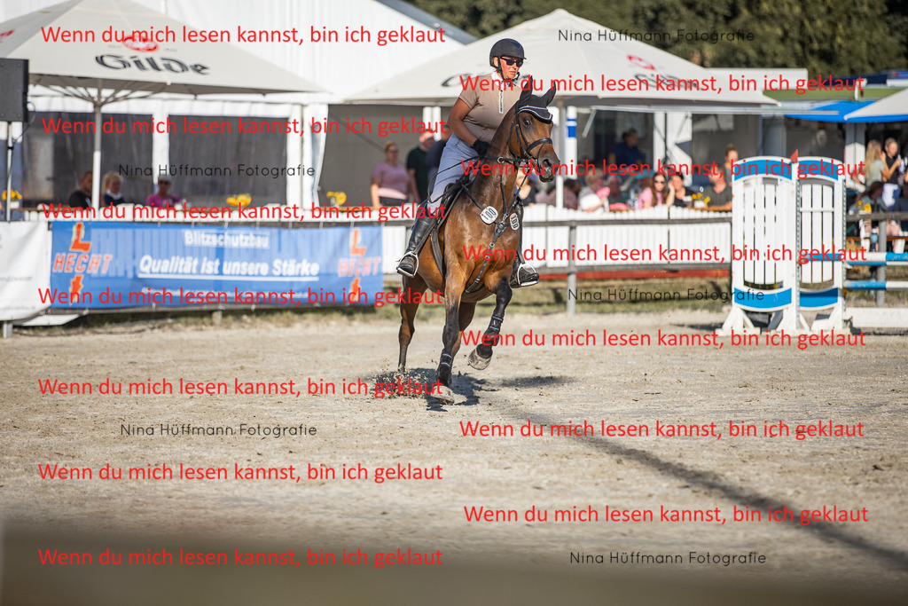 BK1A7784 | Turnierbilder Turnierfotos Nina Hüffmann Turnierfotografie Pferdefotografie Tierzeichnung Haustierzeichnung Pferdezeichnung Hundezeichnung Videograf  - Realisiert mit Pictrs.com