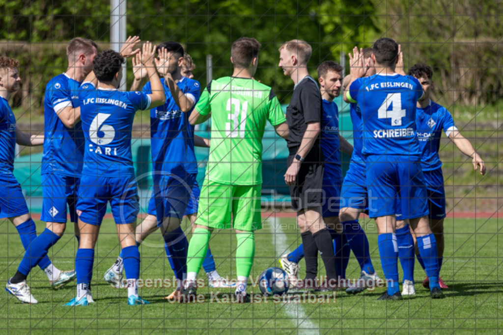 20250419_152923_0044 | #,1.FC Eislingen (blau) vs. Türksport Nürtingen (weiß), Fußball, Bezirksliga - Bezirk Neckar/Fils, 23. Spieltag, Saison 2024/2025, Rasenplatz, Eichbachstation, Haldenstraße 45, 73054 Eislingen, 19.04.2025 - 15:30 Uhr,Foto: PhotoPeet-Sportfotografie/Peter Harich
