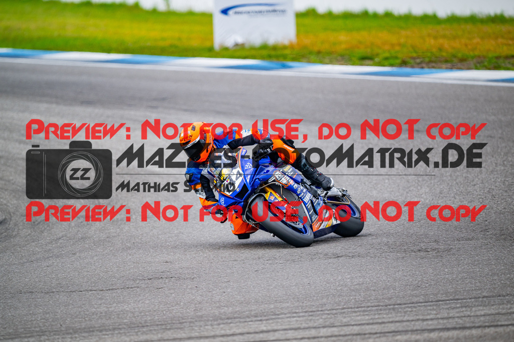 MaZZes_FotoMatrix_240701_6007705_3725 | WEISS