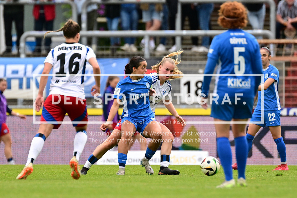 Fußball I Frauen I Saison 2024-2025 I 2. Bundesliga I 26. Spieltag I SV Meppen - Hamburger SV I 013824 | Virag Nagy (22, SV Meppen 1912 e.V.) Svea Stoldt (8, Hamburger SV) - Realisiert mit Pictrs.com
