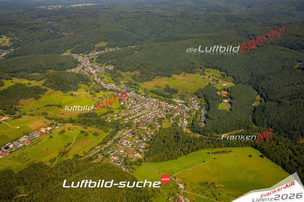Das Luftbild zeigt :  Heimbuchenthal - Die Luftaufnahme wurde 2024 vom UL-Flugzeug aus erstellt ( keine Drohne ) - Hochauflösende Luftaufnahme - Für grossformatige Ausdrucke geeignet. Die Geschenkidee !Mit Lizenz und Bildrechte bestellbar