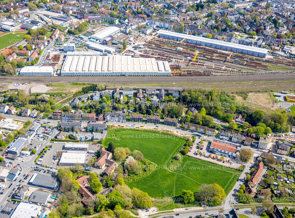 Witten260401586 | Luftbild, Wiesenfläche zwischen Sprockhöveler Straße und Wannen, Lidl Supermarkt, oben Weichenrichthalle DB-Werk, Heven, Witten, Ruhrgebiet, Nordrhein-Westfalen, Deutschland