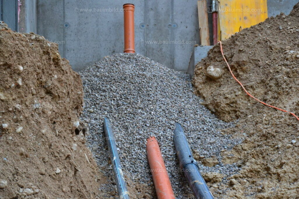 bib-lg03-abwasserkanal-0041 | Nach LV-Leistungsgruppen sortierte Detailfotos über den Bau eines Hauses. Alle Hausbau-Bilder direkt vom Urheber und Autor der Website Haus-Selber-Bauen.com
