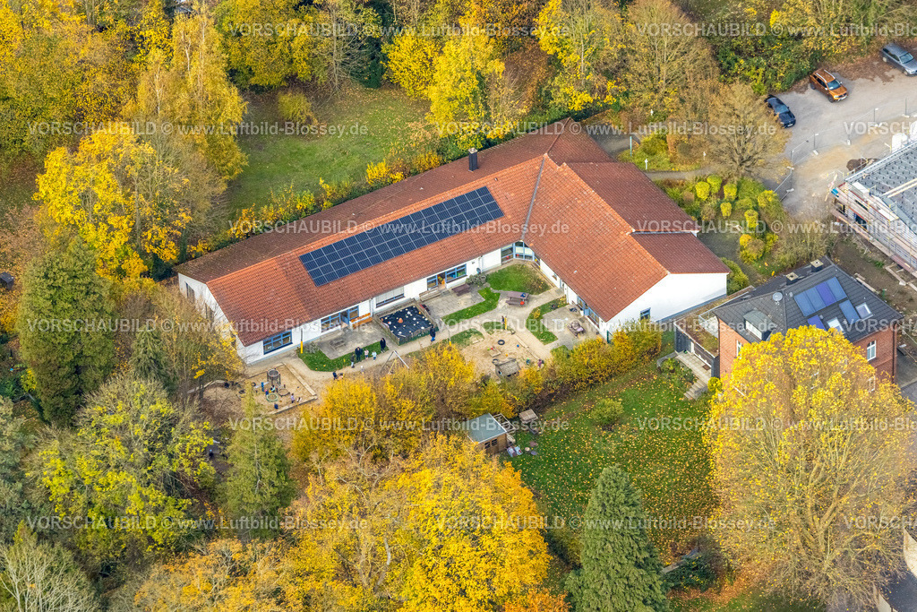 Hagen251101752 | Luftbild, Kath. Kindergarten Kita  St. Bonifatius, herbstliche Bäume, Hohenlimburg, Hagen, Ruhrgebiet, Nordrhein-Westfalen, Deutschland