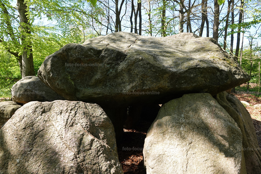 Neolithic grave 18 | Neolithic grave near the sea