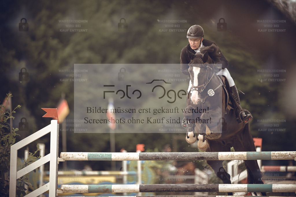 20240531-DOS_7306 | Entdecke hochwertige Reitturnierfotos von Foto Oger. Professionell, emotional und authentisch – jetzt Lieblingsmomente im Shop bestellen. - Realisiert mit Pictrs.com
