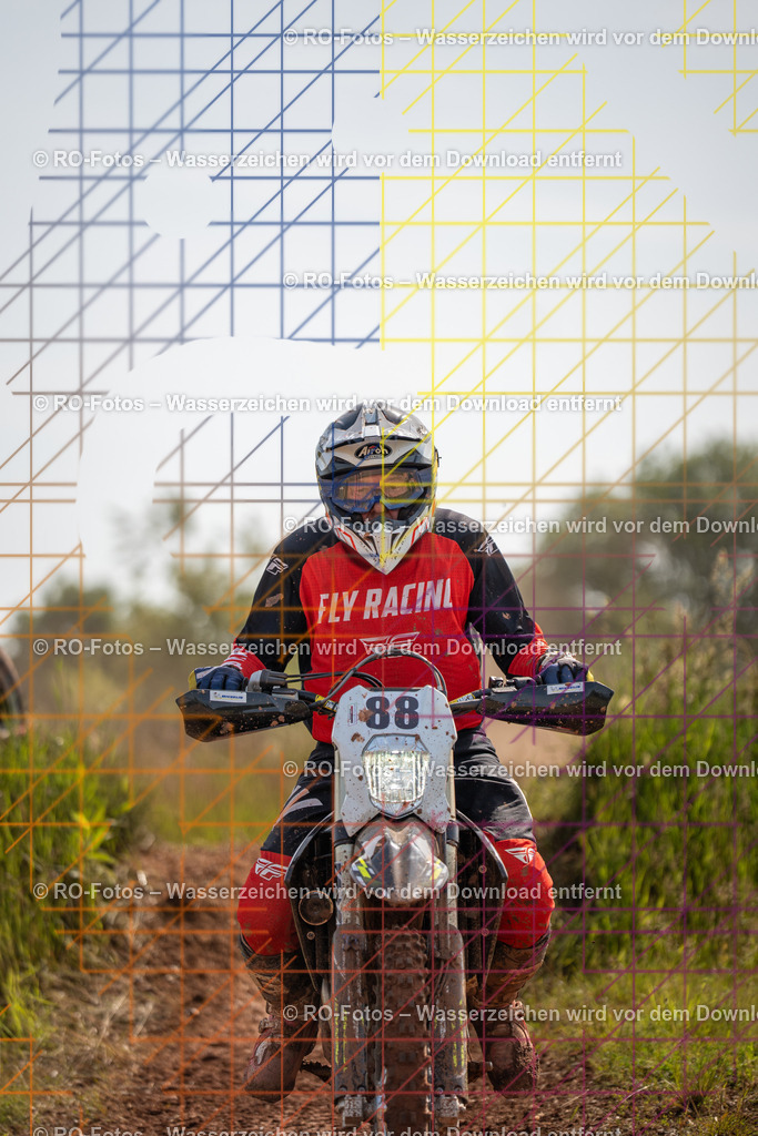 Wolfshausen 4 Lauf -984 | Sportfotografie von RO-Fotos: Motorsport, Motocross, Enduro, Laufveranstaltungen und Triathlon. Professionelle Fotos von Sportlern und Events. - Realisiert mit Pictrs.com