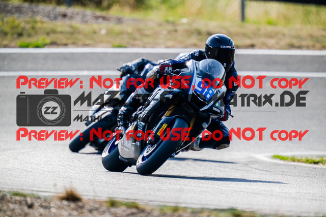 MaZZes_FotoMatrix_220722_0301 | PRO SUPERSTOCK