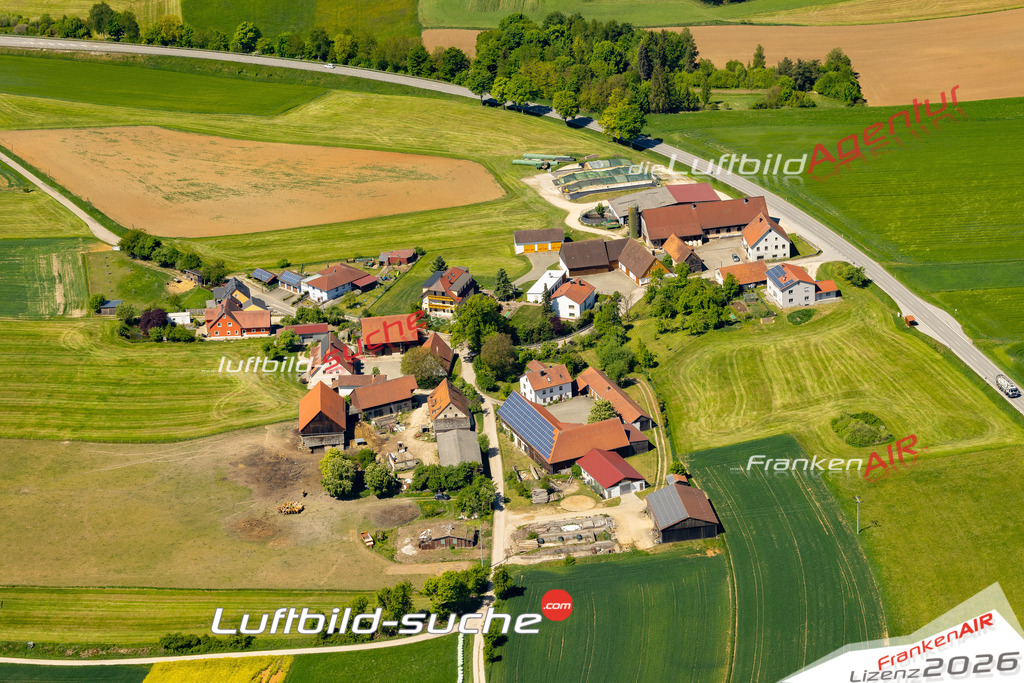 Klassische Luftaufnahme ohne Drohne zeigt:Giggelsberg bei Kastl - Die Luftbildaufnahme wurde 2025 vom UL-Flugzeug heraus erstellt ( keine Drohne ) - Hochauflösende Luftaufnahme -Nicht vergleichbar mit Google Maps oder Satelittenbilder- Die Geschenkidee !Mit Lizenz und Bildrechte bestellbar