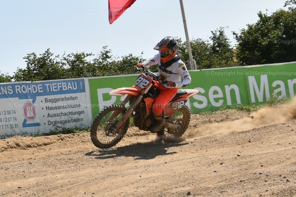 DSC_0122 (2) | Sportfotografie , Motorsport, Motoross, Reitsport, Mointainbike, Enduro,
Landschaft , Outdoor, Eventfotografie, Landschaft, Bilder online bestellen - Realisiert mit Pictrs.com