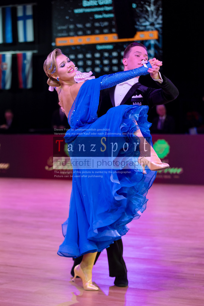 20241215_WDSF_Int_Open_Std-Riga-8927 | Tanzsportbilder, Standardtanz, Lateintanz, WDSF, DTV, LTVB, dancecomp, goc, hessen tanzt, blaues band der spree, walzer, tango, wiener walzer, slowfox, quickstepp, samba, rumba, cha-cha-cha, paso doble. jive, hd-kroft photography, turniertanzsport