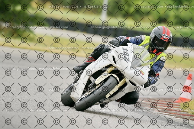 25bt05-0238 | markuskiefer.com - Realisiert mit Pictrs.com
