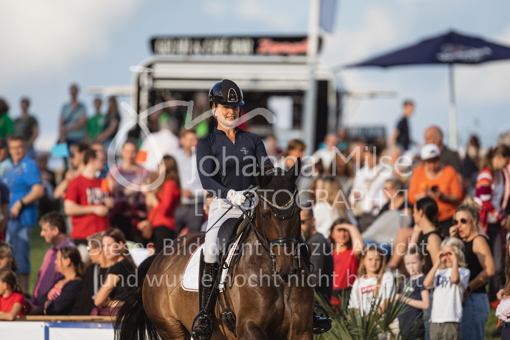 230728_BHO_Showprogramm-536 | Deine schönsten Turniermomente als professionelle Fotos! Entdecke hochwertige Pferdesport-Fotografie im Online-Shop. Jetzt Fotos finden & bestellen!