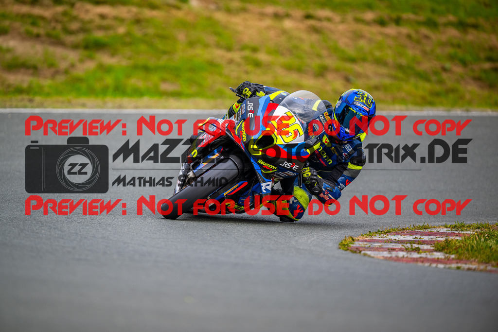 MaZZes_FotoMatrix_240726_6007705_8673 | STK