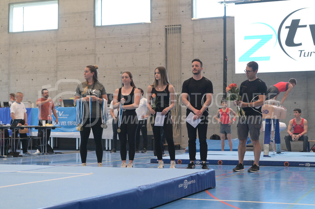 104. Zürcher Kunstturnertage Neftenbach - 14. May 2022 | 104. Zürcher Kunstturnertage Neftenbach
Turnhalle Ebni, Neftenbach
Programm 3/4 (P3/P4)
Bild: Sportfotografie Markus Aeschimann | www.markus-aeschimann.ch - Realisiert mit Pictrs.com