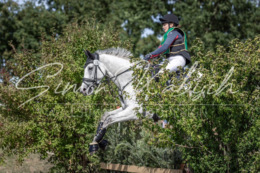 20250907-_3LI1172 | Tierfotografie Pferde, Hunde, Katzen, Haustiere.
Turnierfotografie Reitturniere, Reiten, Springreiten, Dressur in Hanau, dem Main-Kinzig-Kreis und dem Rhein-Main- Gebiet um Frankfurt
