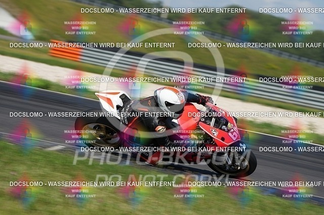 2025_07_19_PBK_26645 | Sportfotografie; SlowMotion; Video; Rennstrecke; Hafeneger; Speer; Racing; RSE; BMW; CBO; Trackday; Motorsportarena; Hockenheimring; Brno; Most; Barcelona; Valencia