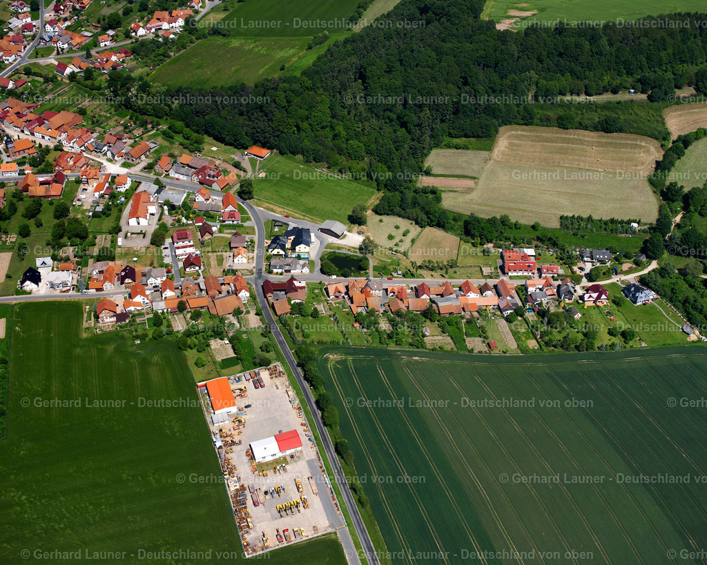 2634234 | NEUENDORF 09.06.2006 Wohngebiet einer Einfamilienhaus- Siedlung  in Neuendorf im Bundesland Thüringen, Deutschland // Single-family residential area of settlement  in Neuendorf in the state Thuringia, Germany Foto: Gerhard Launer