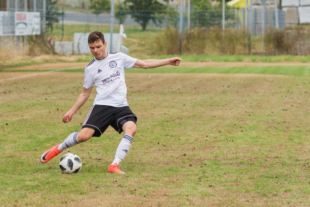 TuS Rheinböllen - SG Morshausen | Sportfotografie Hermann-Josef Stoffel - Realisiert mit Pictrs.com