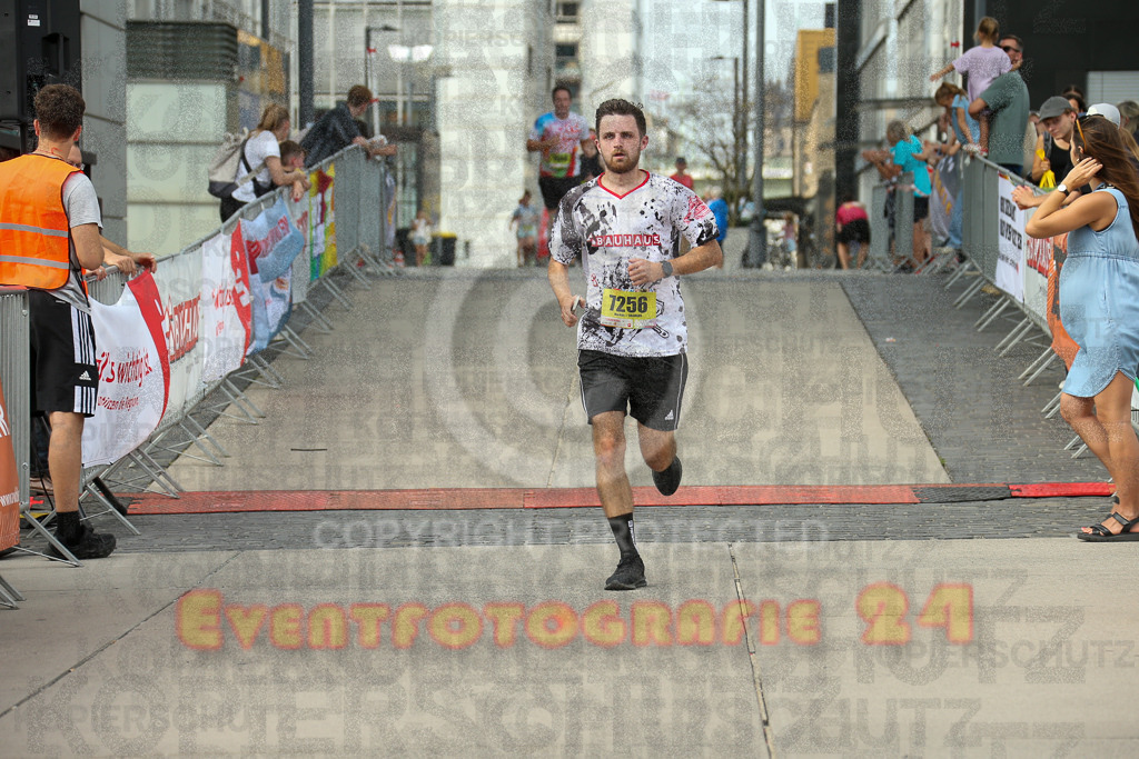 250920_1522_EX1_9092 | Sportfotografie im Rhein-Sieg Kreis, Köln, Bonn, NRW, Rheinland Pfalz, Hessen, etc. Unser Tätigkeitsfeld umfasst den Laufsport vom Volkslauf über den Marathon, Duathlon, Triathon bis zum Ultralauf wie Kölnpfad Ultra oder Schindertrail.